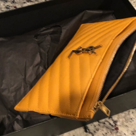 YSL yves saint laurent grain de poudre chevron bill pouche senape w/box. Yellow - Picture 5 of 12